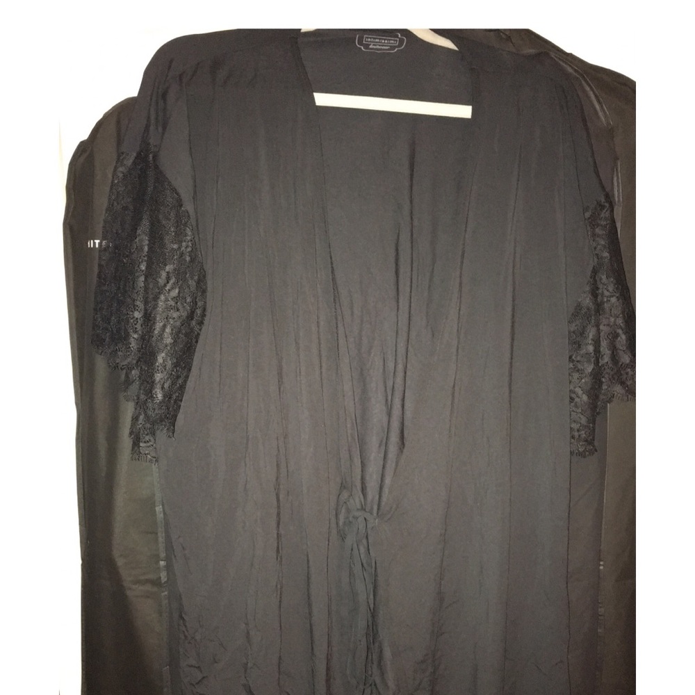 NWT intimissimi Lace sleeve wrap